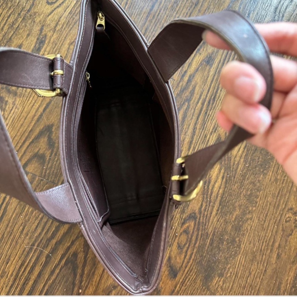 Vintage Brown Coach Leather Tote Bag with Gold Accents - Picture 2 of 8